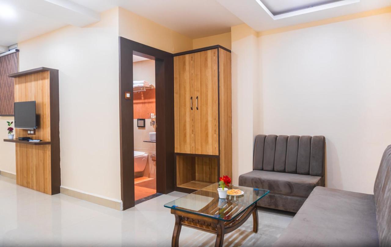 Geet Kavya Inn Bhopal Exteriör bild